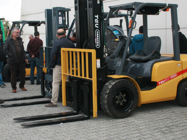 KONMAKTAR; traktör kepçesi fiyatları,forklift ataşmanı fiyatları,asansörlü pancar kovası 